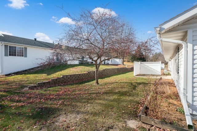 241 6th Street SW, Pine Island, MN 55963