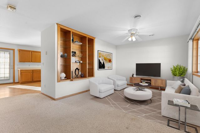 241 6th Street SW, Pine Island, MN 55963