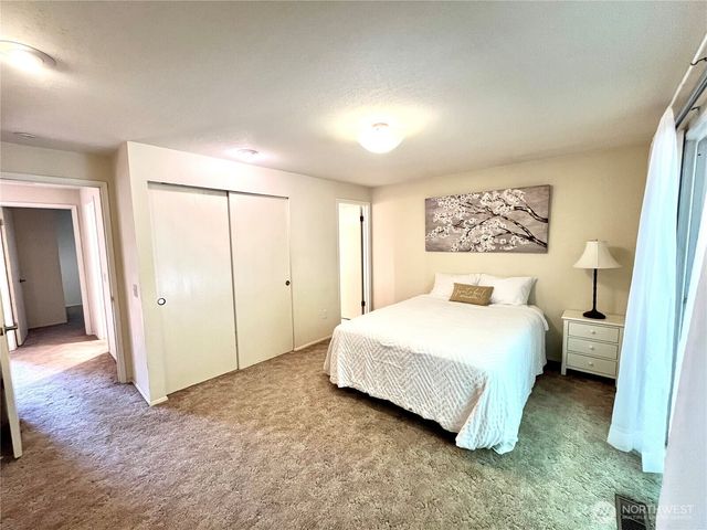 296 Dungeness Meadows, Sequim, WA 98382
