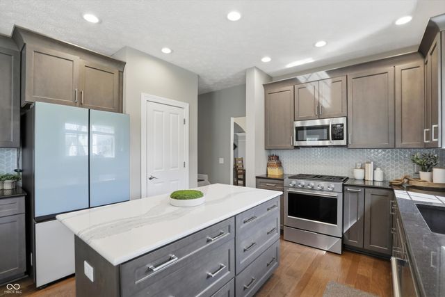 9025 Buttercup Court, Noblesville, IN 46060