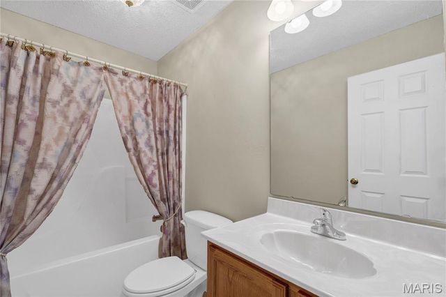 1848 Summitview Drive, St Charles, MO 63303