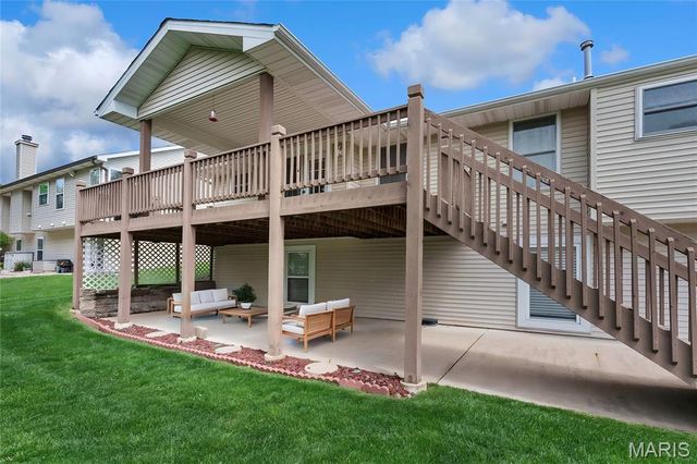 1848 Summitview Drive, St Charles, MO 63303