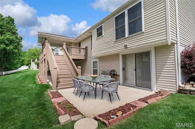 1848 Summitview Drive, St Charles, MO 63303