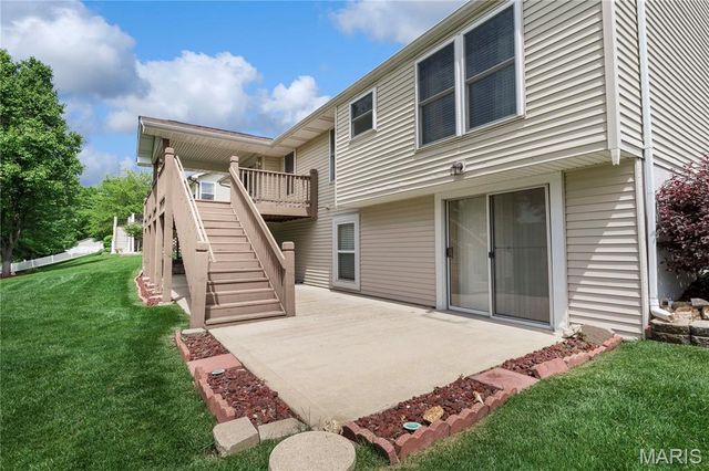 1848 Summitview Drive, St Charles, MO 63303