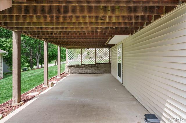 1848 Summitview Drive, St Charles, MO 63303