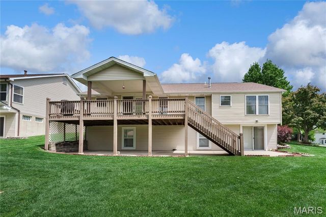 1848 Summitview Drive, St Charles, MO 63303