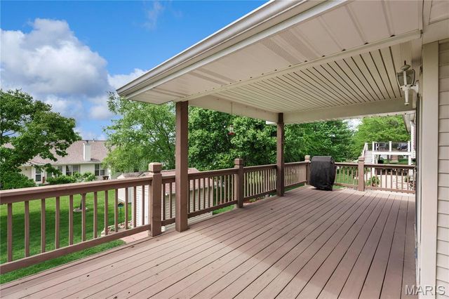 1848 Summitview Drive, St Charles, MO 63303