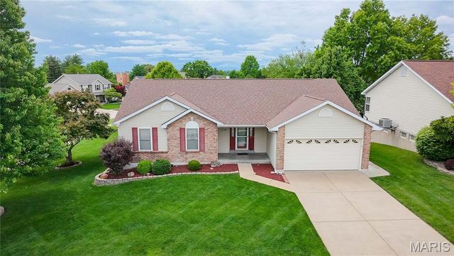 1848 Summitview Drive, St Charles, MO 63303