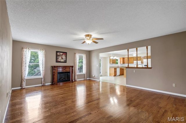 1848 Summitview Drive, St Charles, MO 63303