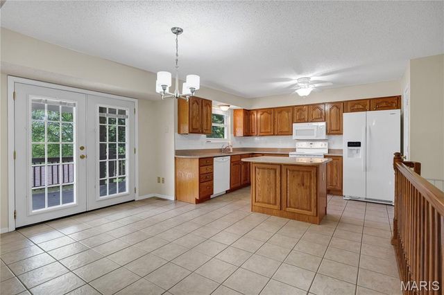 1848 Summitview Drive, St Charles, MO 63303