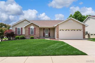 1848 Summitview Drive, St Charles, MO 63303