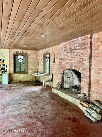 112 Dana Road, Natchez, MS 39120