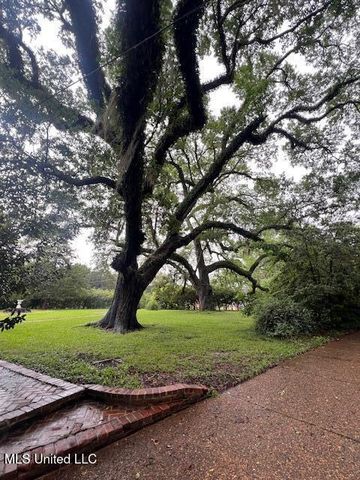 112 Dana Road, Natchez, MS 39120