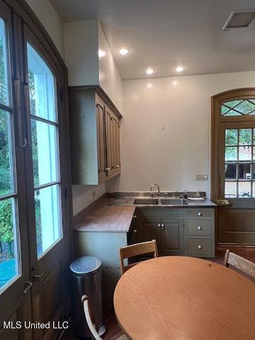 112 Dana Road, Natchez, MS 39120