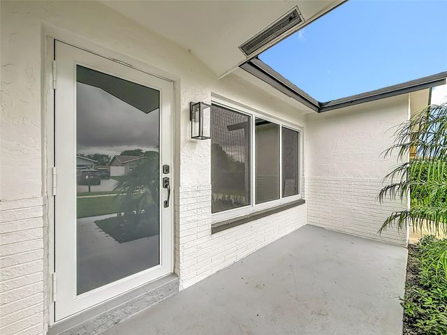 8926 SW 7th St, Boca Raton, FL 33433