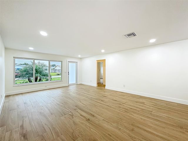 8926 SW 7th St, Boca Raton, FL 33433