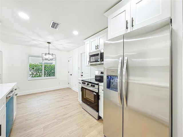 8926 SW 7th St, Boca Raton, FL 33433