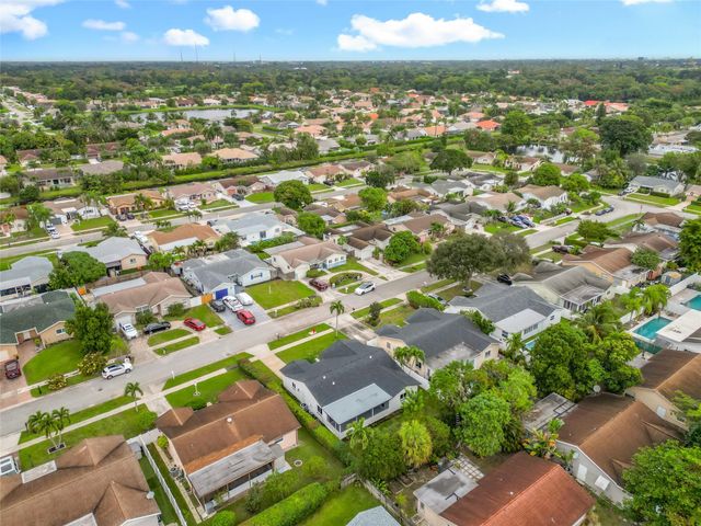 8926 SW 7th St, Boca Raton, FL 33433