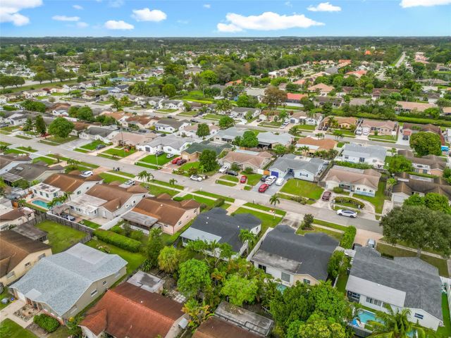 8926 SW 7th St, Boca Raton, FL 33433