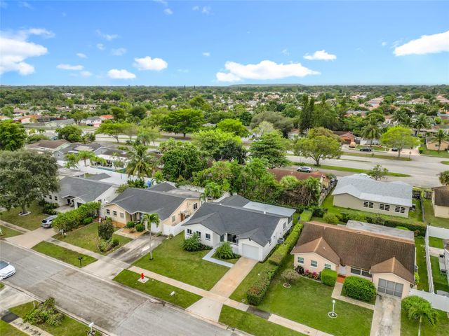 8926 SW 7th St, Boca Raton, FL 33433