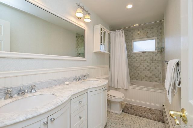 3 Clemson Lane, Woodbury, NY 11797