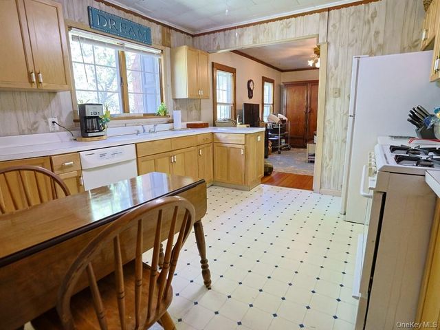 16 Highview Avenue, Wurtsboro, NY 12790