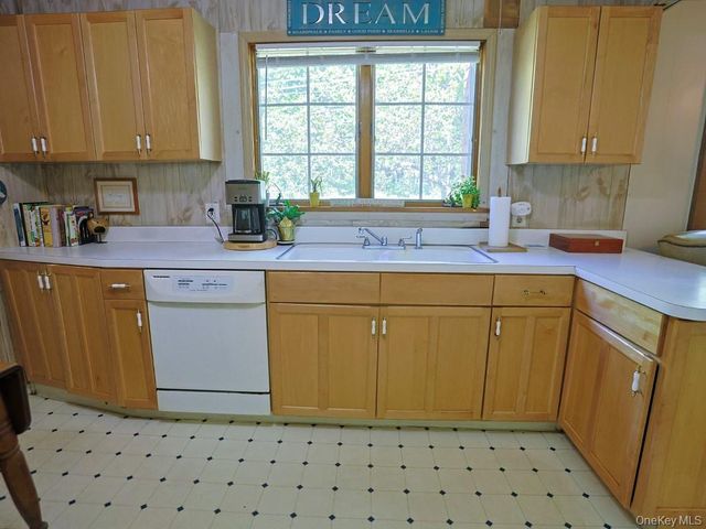 16 Highview Avenue, Wurtsboro, NY 12790