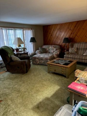 53 Riley Ave, Somerset, MA 02726