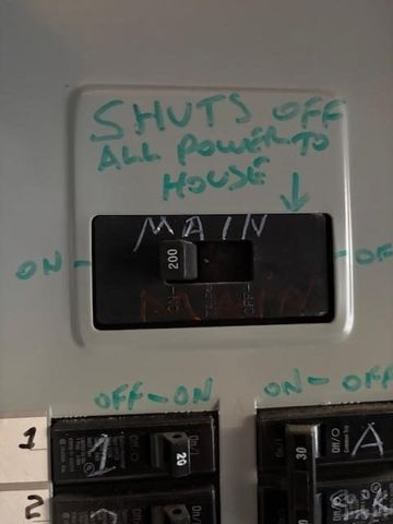 53 Riley Ave, Somerset, MA 02726