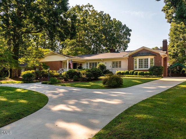 2216 Canterbury Drive, Burlington, NC 27215