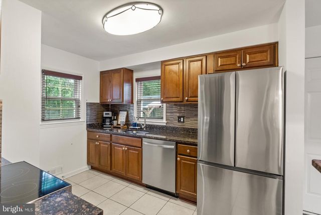 3912 FAIRVIEW DR, Fairfax, VA 22031