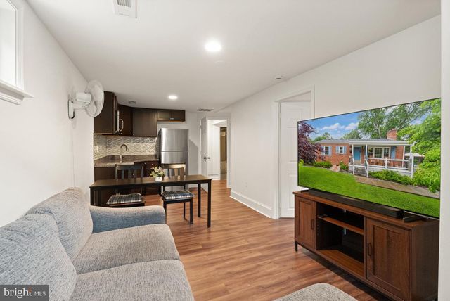 3912 FAIRVIEW DR, Fairfax, VA 22031