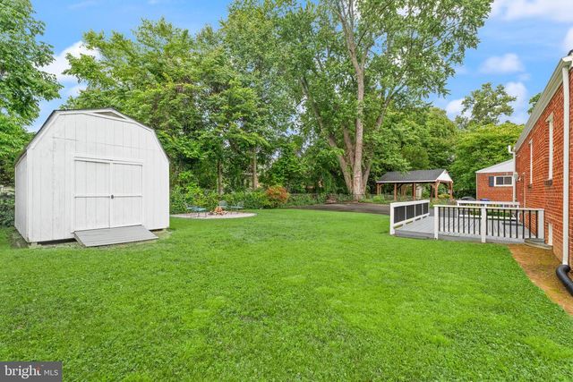3912 FAIRVIEW DR, Fairfax, VA 22031