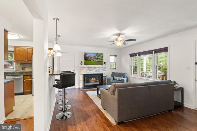 3912 FAIRVIEW DR, Fairfax, VA 22031