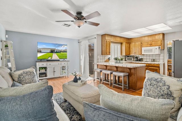 2820 Angel Dr, Stockton, CA 95209