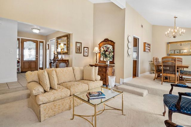 2820 Angel Dr, Stockton, CA 95209