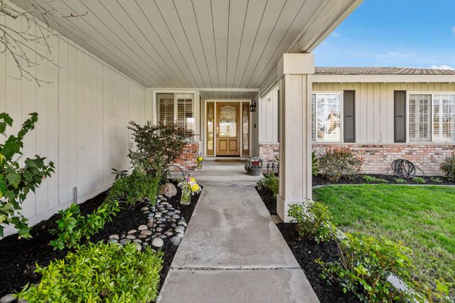 2820 Angel Dr, Stockton, CA 95209