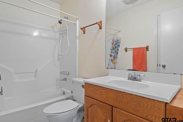 1282 RS County Road 3325, Emory, TX 75440