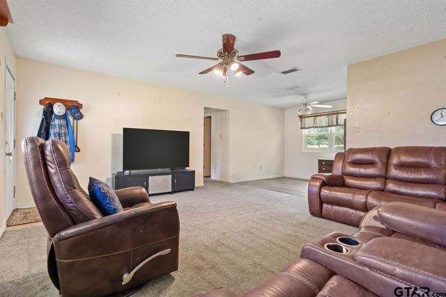 1282 RS County Road 3325, Emory, TX 75440