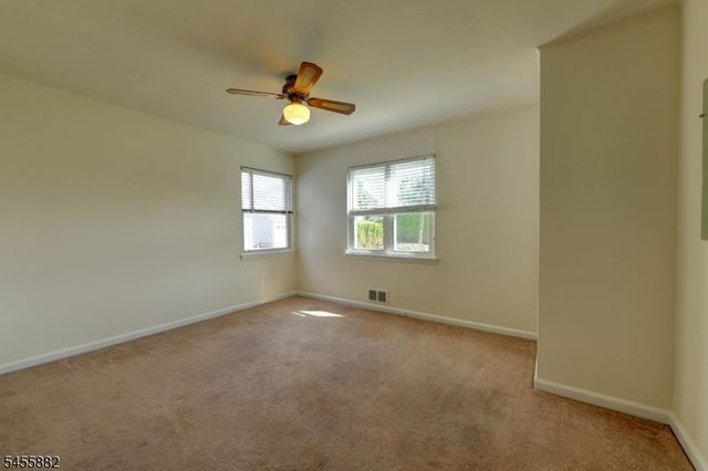 8 Tyler Ct, Clifton City, NJ 07012