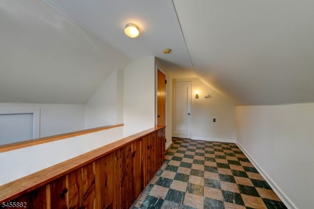 8 Tyler Ct, Clifton City, NJ 07012