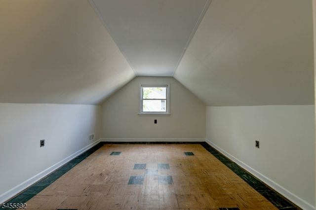 8 Tyler Ct, Clifton City, NJ 07012