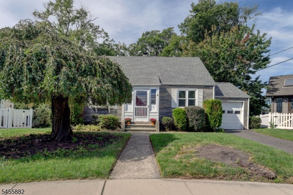 8 Tyler Ct, Clifton City, NJ 07012