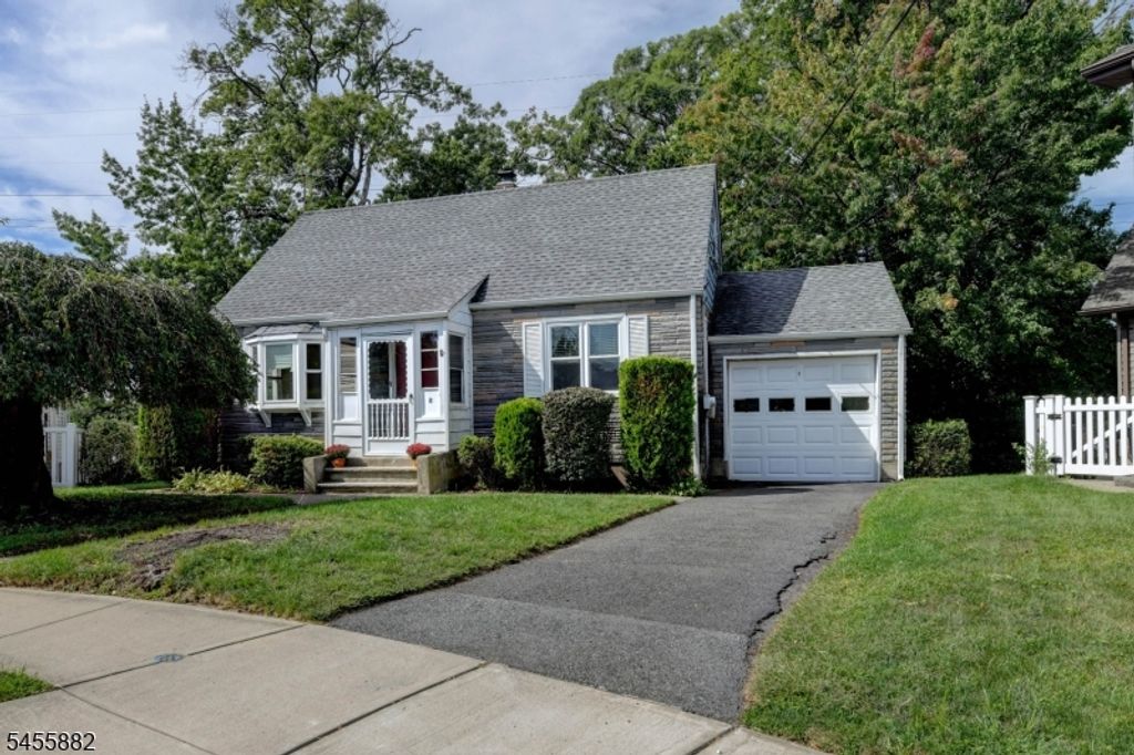 8 Tyler Ct, Clifton City, NJ 07012 — photo 2