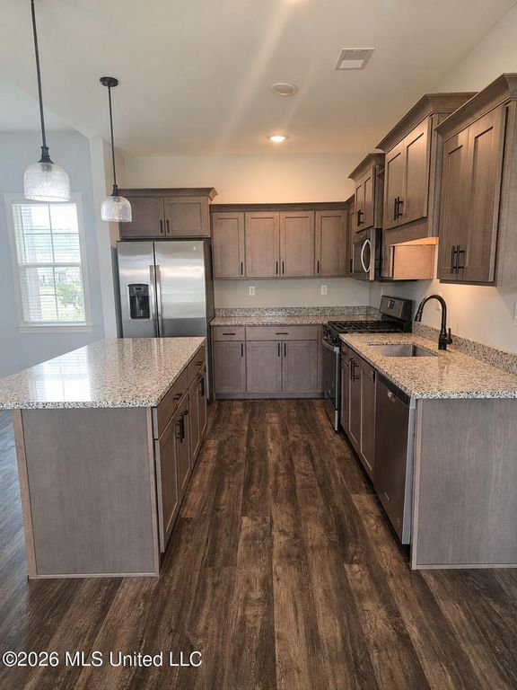 4912 Sunset Harbor Cove, Horn Lake, MS 38637 — photo 2