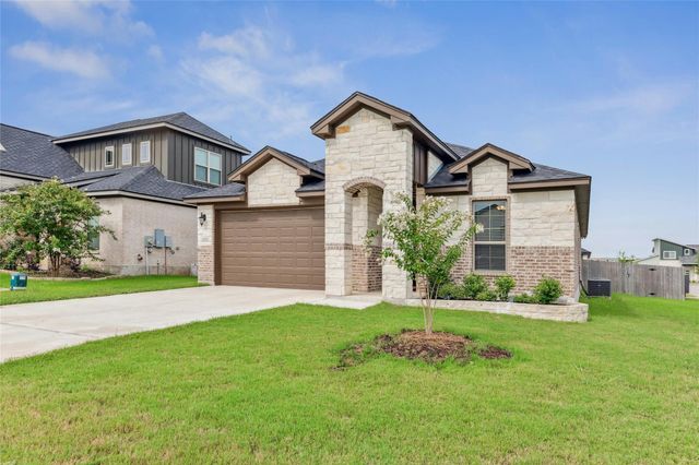 500 Seabiscuit DR, Jarrell, TX 76537