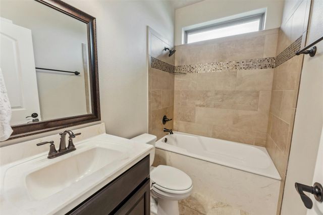 500 Seabiscuit DR, Jarrell, TX 76537