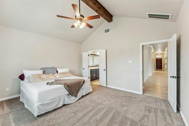 500 Seabiscuit DR, Jarrell, TX 76537