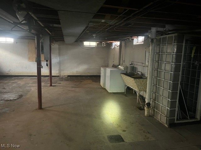 2819 Randall Drive, Oregon, OH 43616