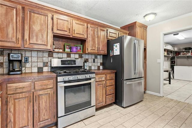 4242 N 74th Street, Kansas City, KS 66109